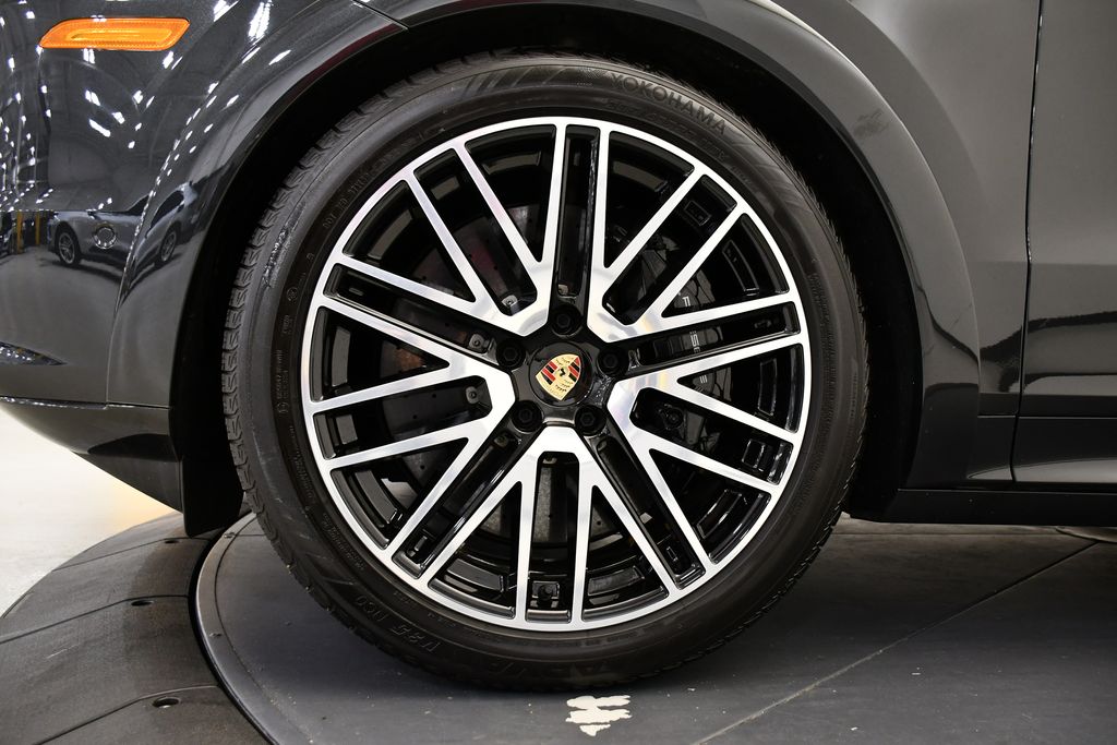 2024 Porsche Cayenne Turbo E-Hybrid 15