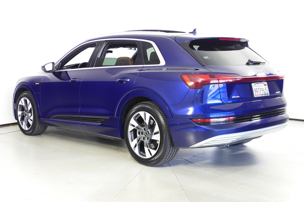 Thumbnail: 2022 Audi e-tron - 9