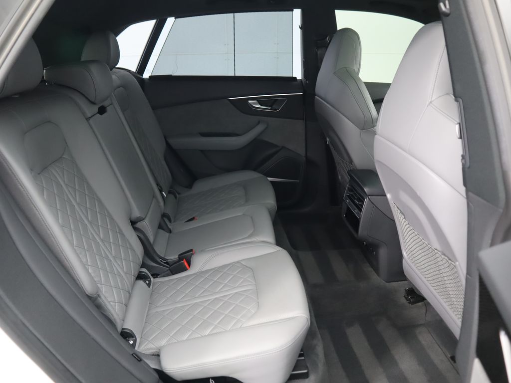 Thumbnail: 2022 Audi SQ8 - 23