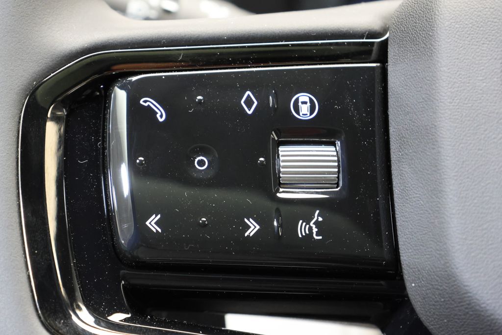 Thumbnail: 2026 Land Rover Range Rover Evoque - 18
