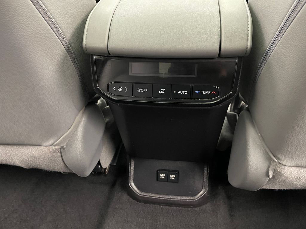 Thumbnail: 2021 Toyota Highlander - 26