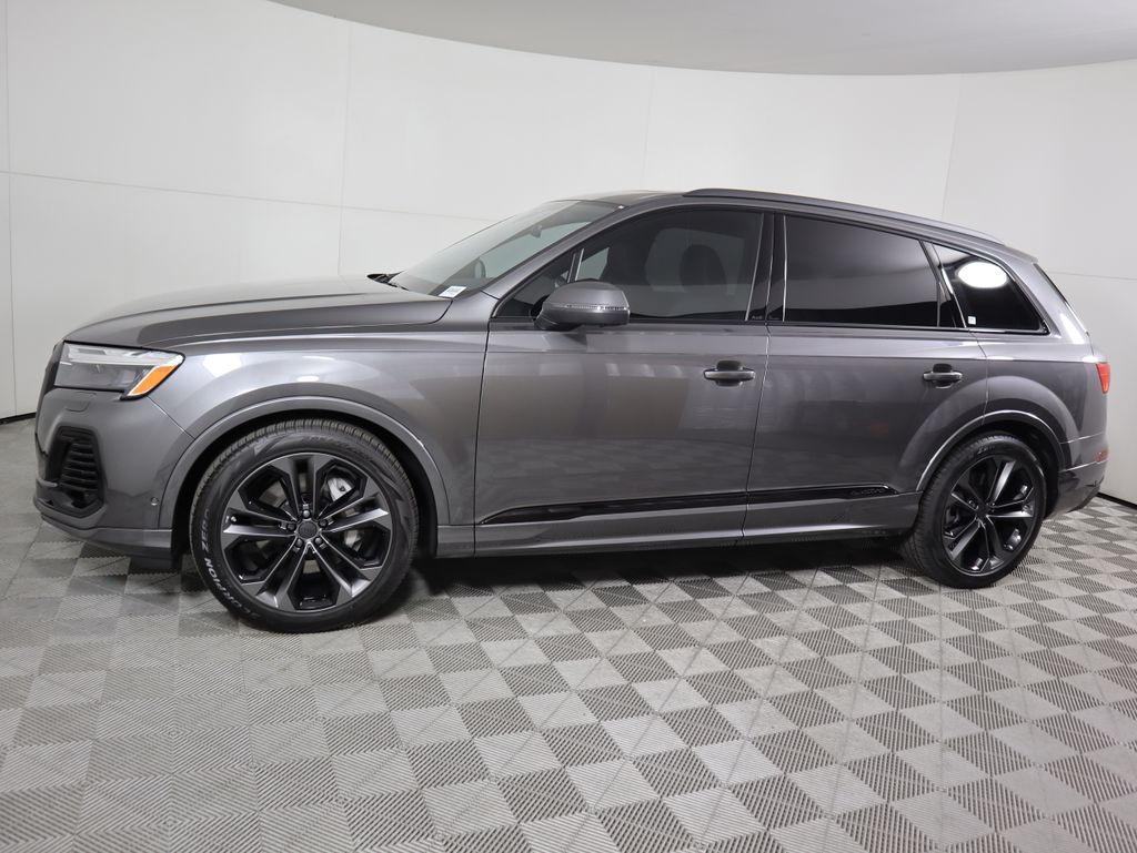 Thumbnail: 2026 Audi Q7 - 9