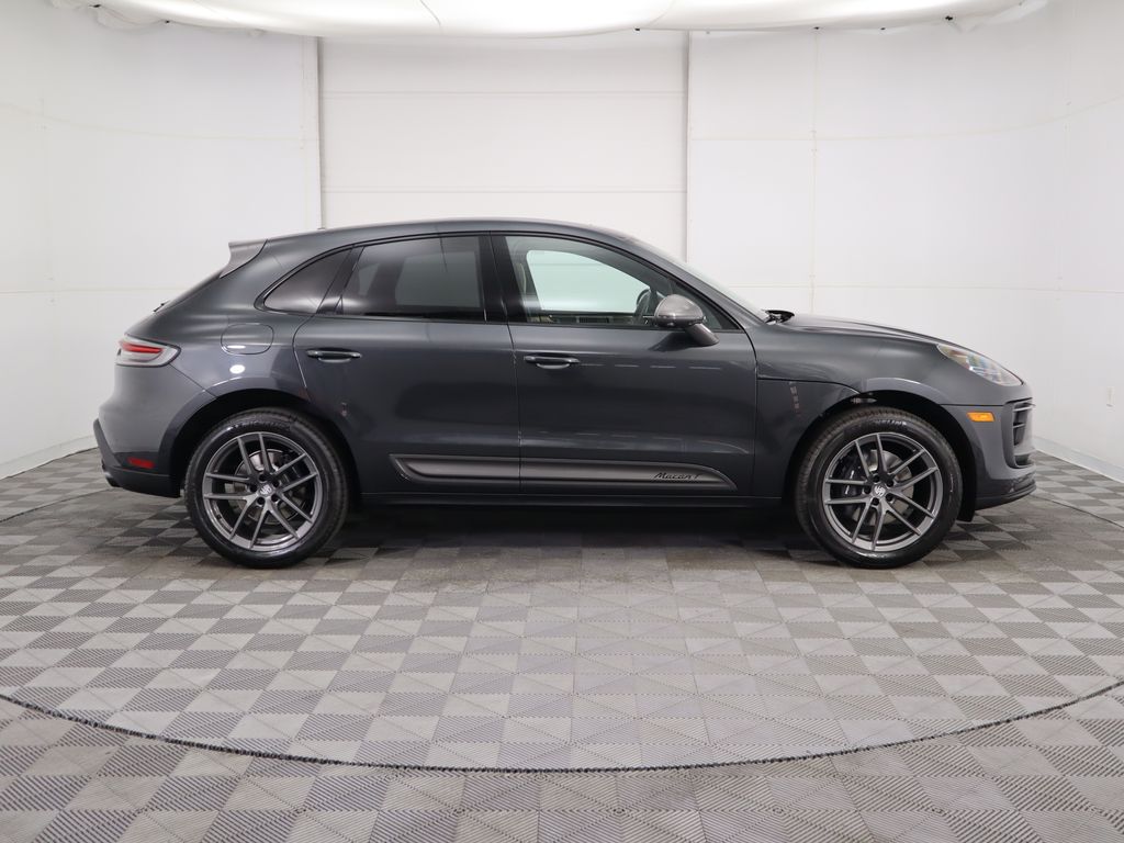 Thumbnail: 2025 Porsche Macan - 8