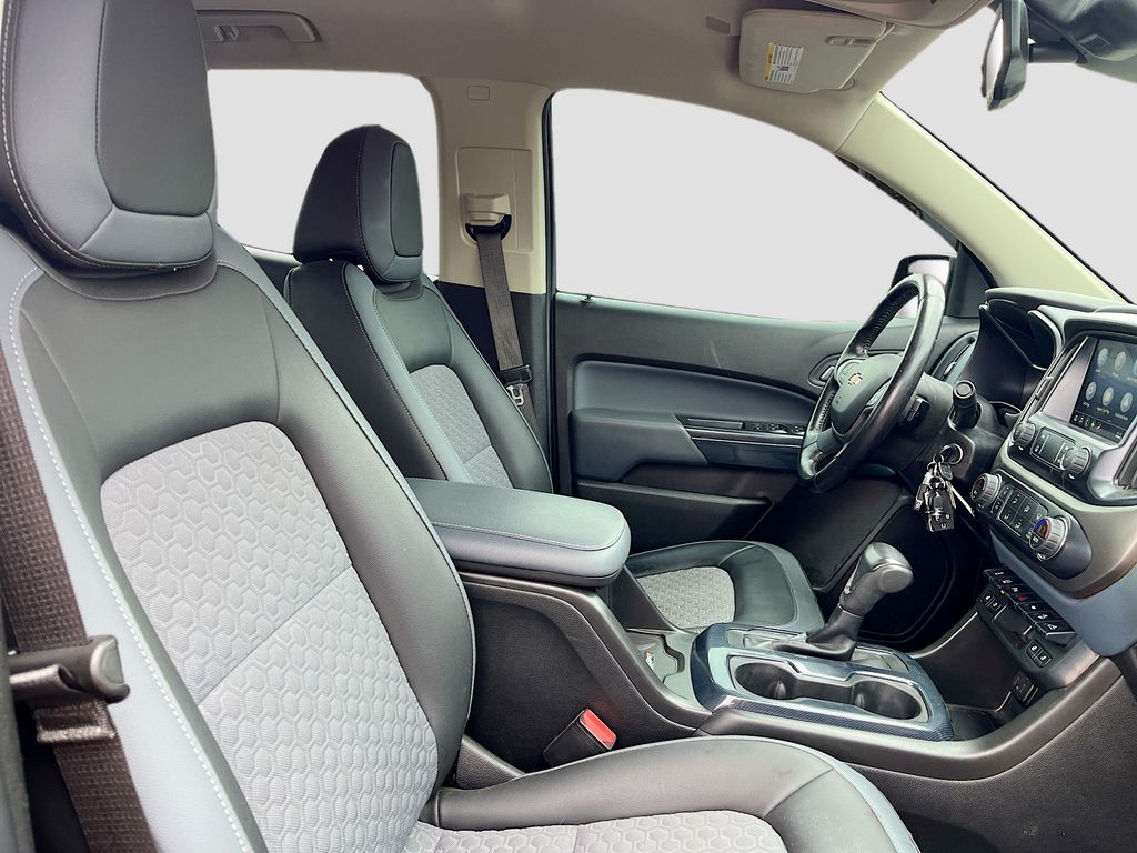 Used 2021 Gray Chevrolet Z71 image 24