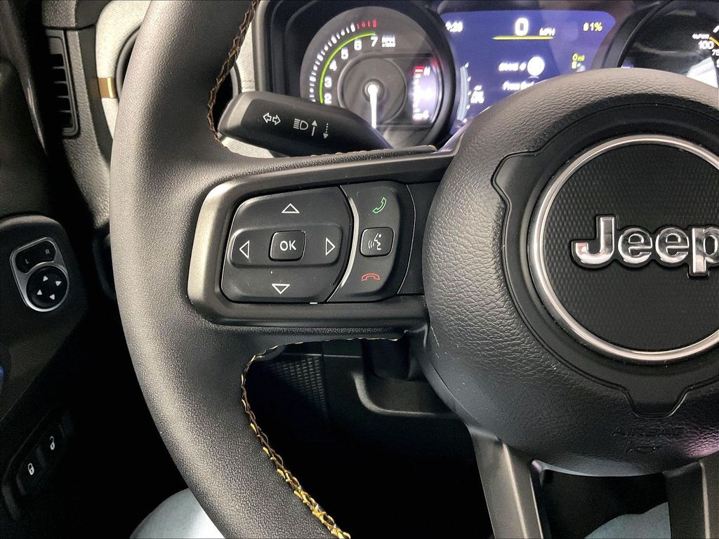 2024 Jeep Wrangler — photo 22