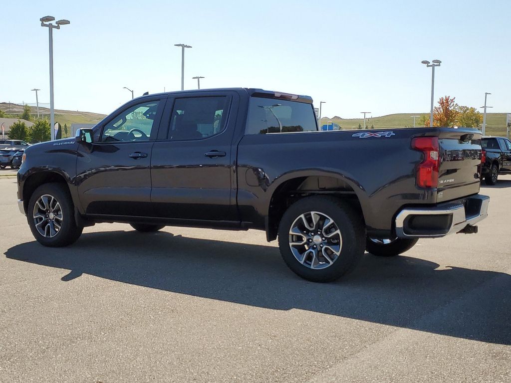 2024 Chevrolet Silverado 1500 LT 3