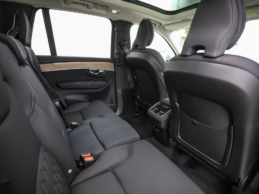 Thumbnail: 2026 Volvo XC90 - 27