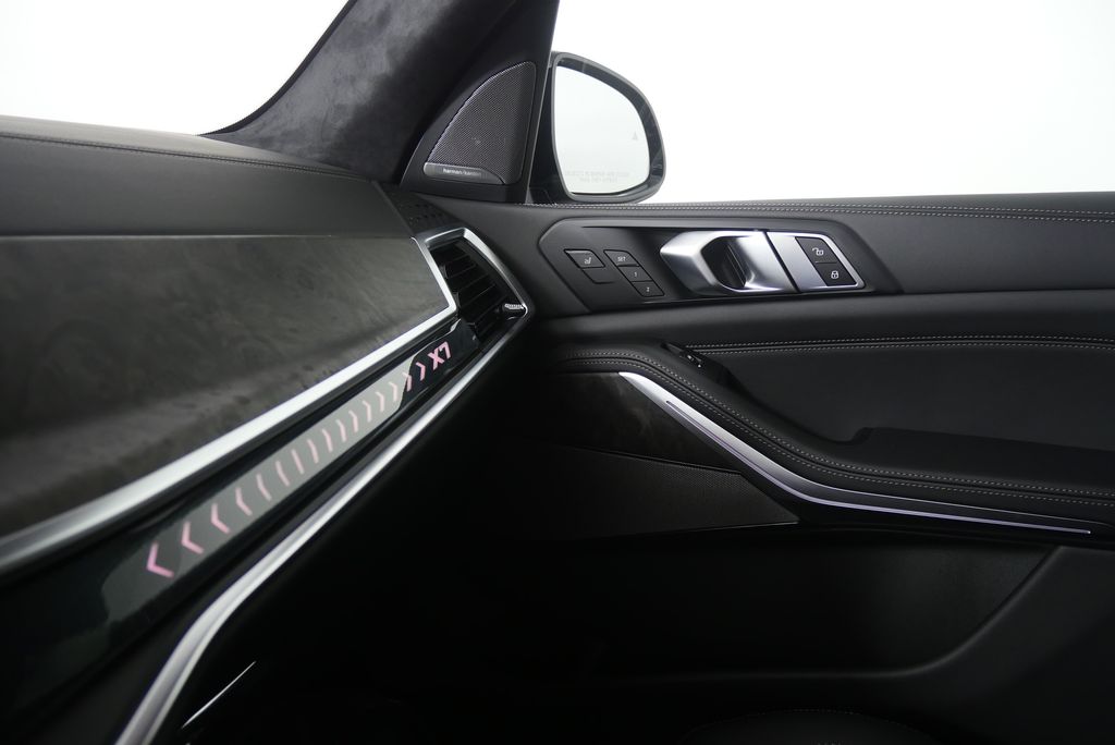 Thumbnail: 2026 BMW X7 - 28