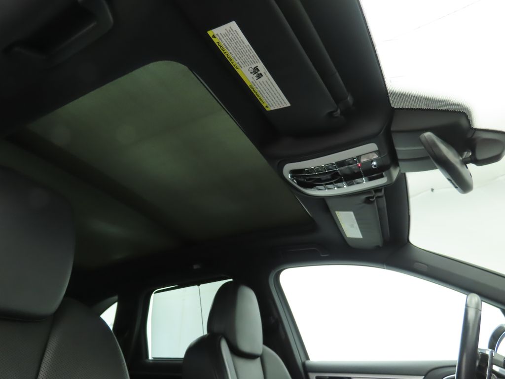 2016 Porsche Cayenne S 18