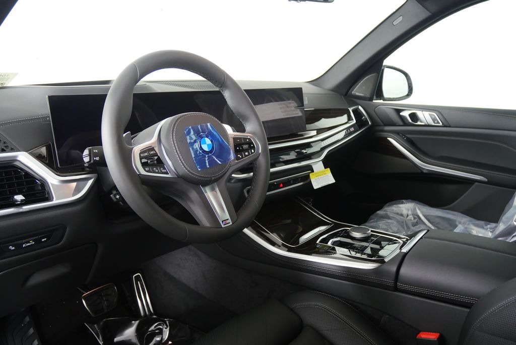 Thumbnail: 2026 BMW X5 - 13
