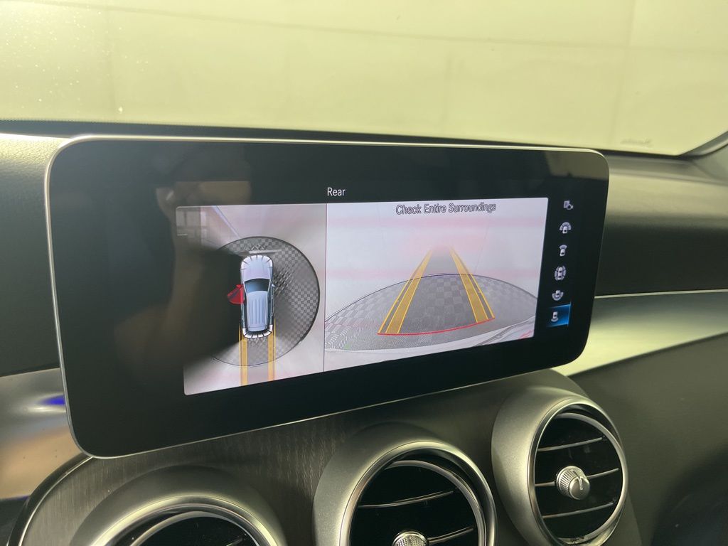 Thumbnail: 2022 Mercedes-Benz GLC - 30