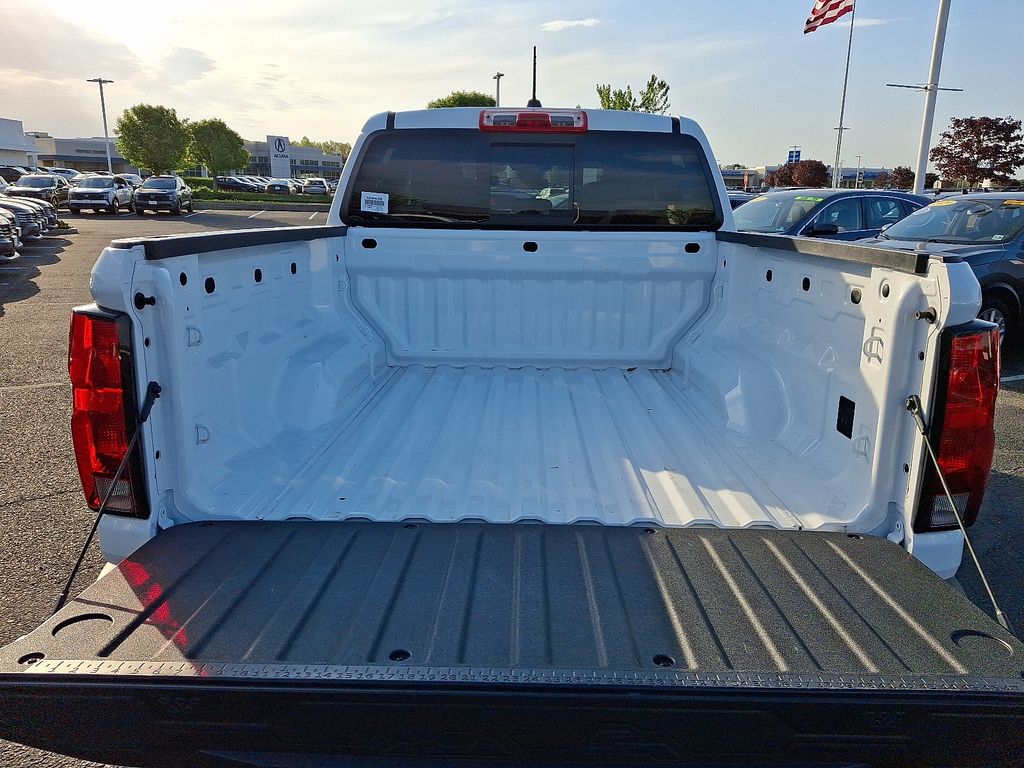 Thumbnail: 2024 Chevrolet Colorado - 29