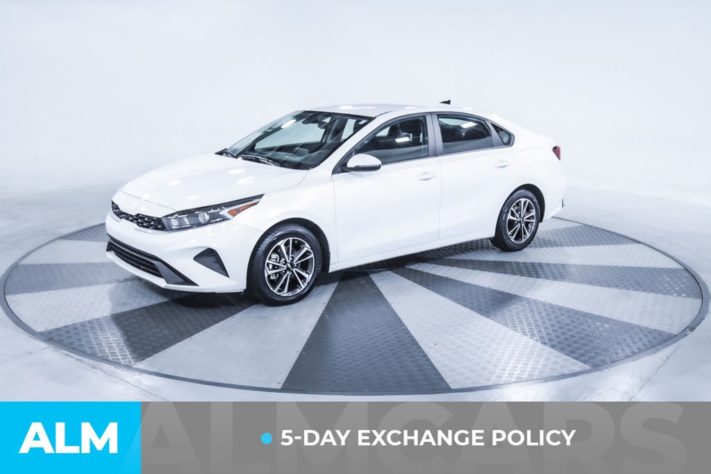 2024 Kia Forte LXS photo 3