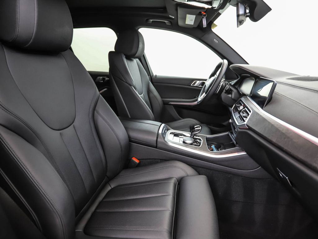 Thumbnail: 2022 BMW X5 - 32