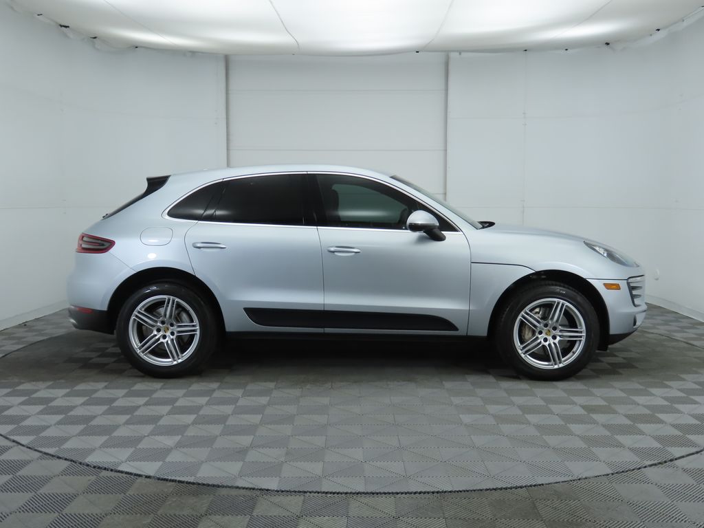 Thumbnail: 2015 Porsche Macan - 8