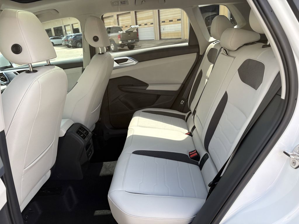New 2026 White Volkswagen 1.5T SE image 24