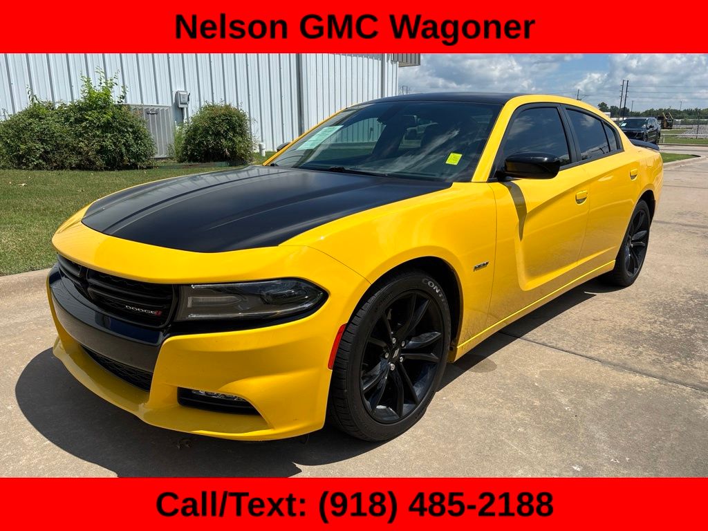 Yellow Jacket Clearcoat 2017 Dodge Charger Sedan Rear-Wheel Drive 8-Speed Automatic