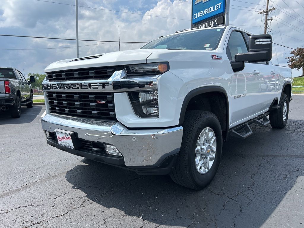 Summit White 2023 Chevrolet Silverado 2500HD LT Crew Cab 4WD Pickup Truck Four-Wheel Drive 6-Speed Automatic