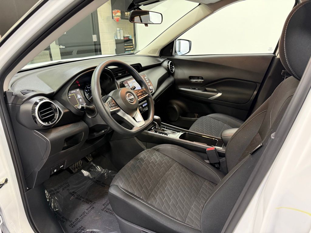 2022 Nissan Kicks SV 12