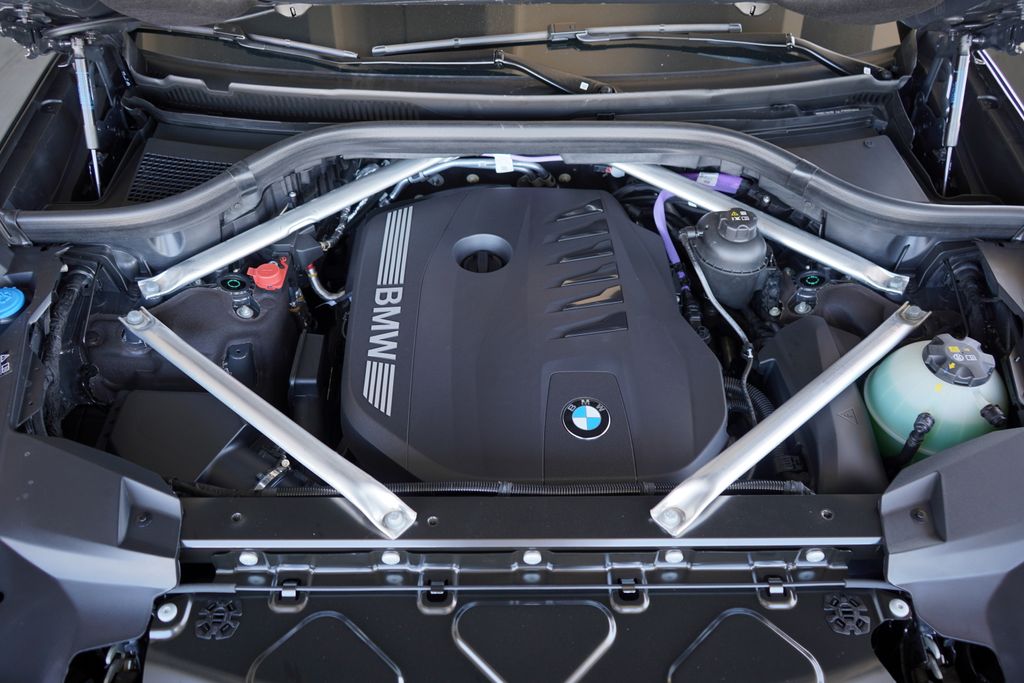 Thumbnail: 2026 BMW X7 - 22