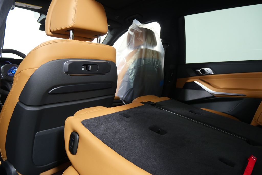 2026 BMW X7 xDrive40i 16