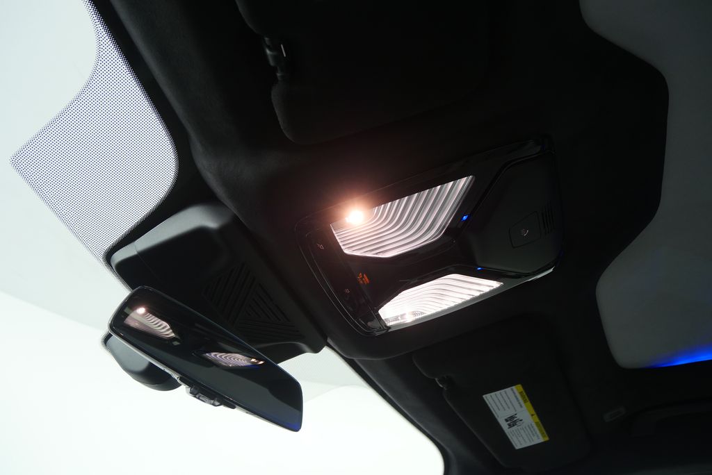 Thumbnail: 2026 BMW XM - 22