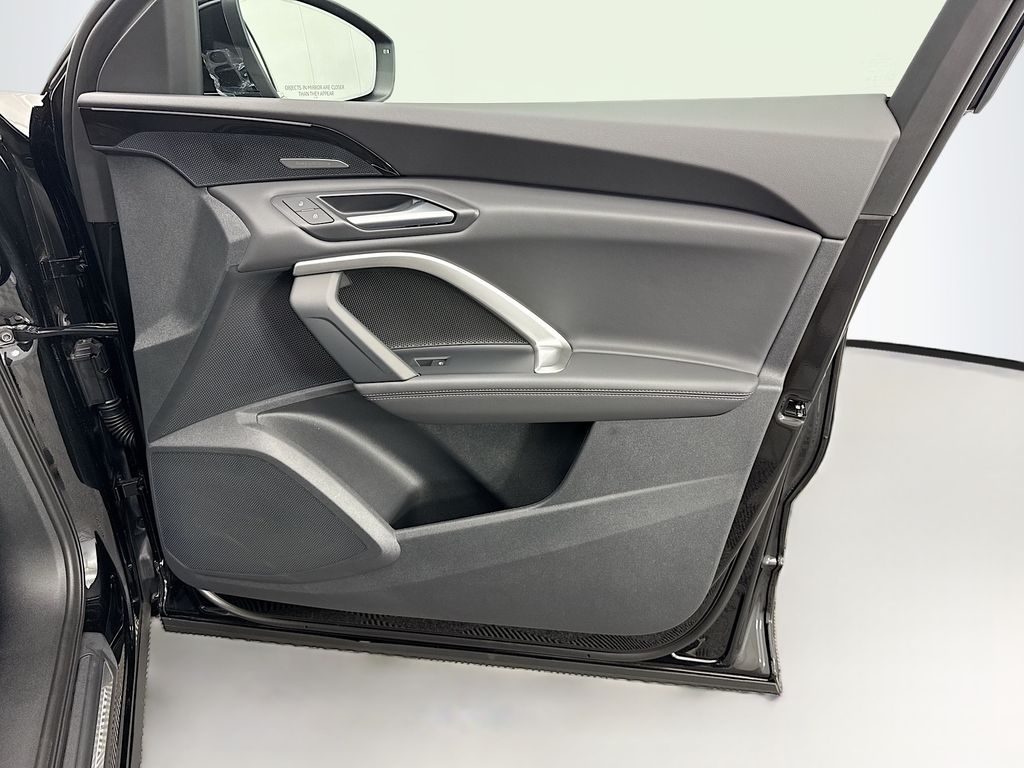 Thumbnail: 2025 Audi Q5 - 25