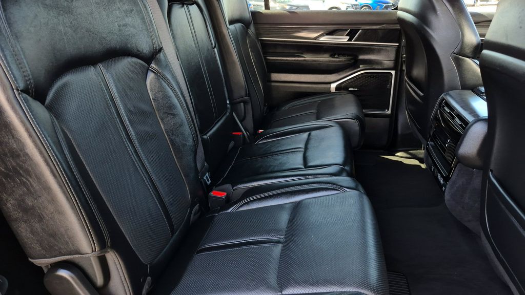 2024 Jeep Wagoneer L