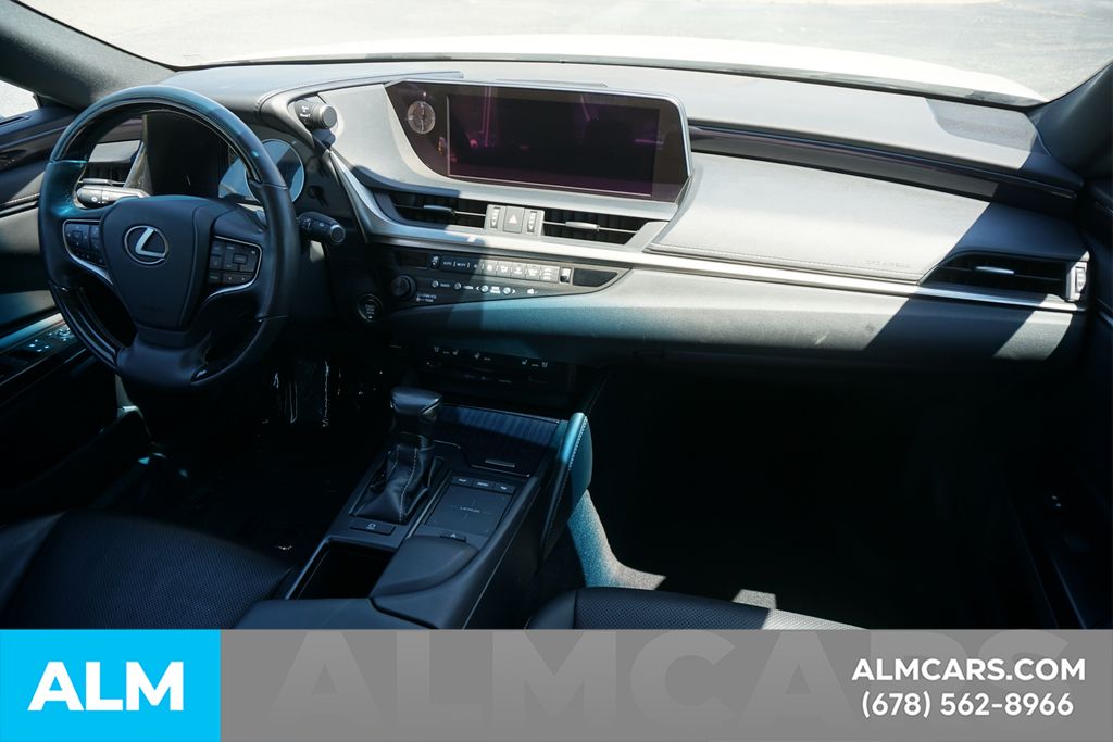 Used 2019 White Lexus 350 image 24