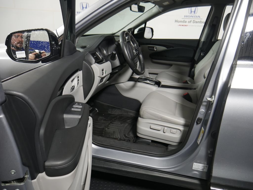 Thumbnail: 2019 Honda Pilot - 27