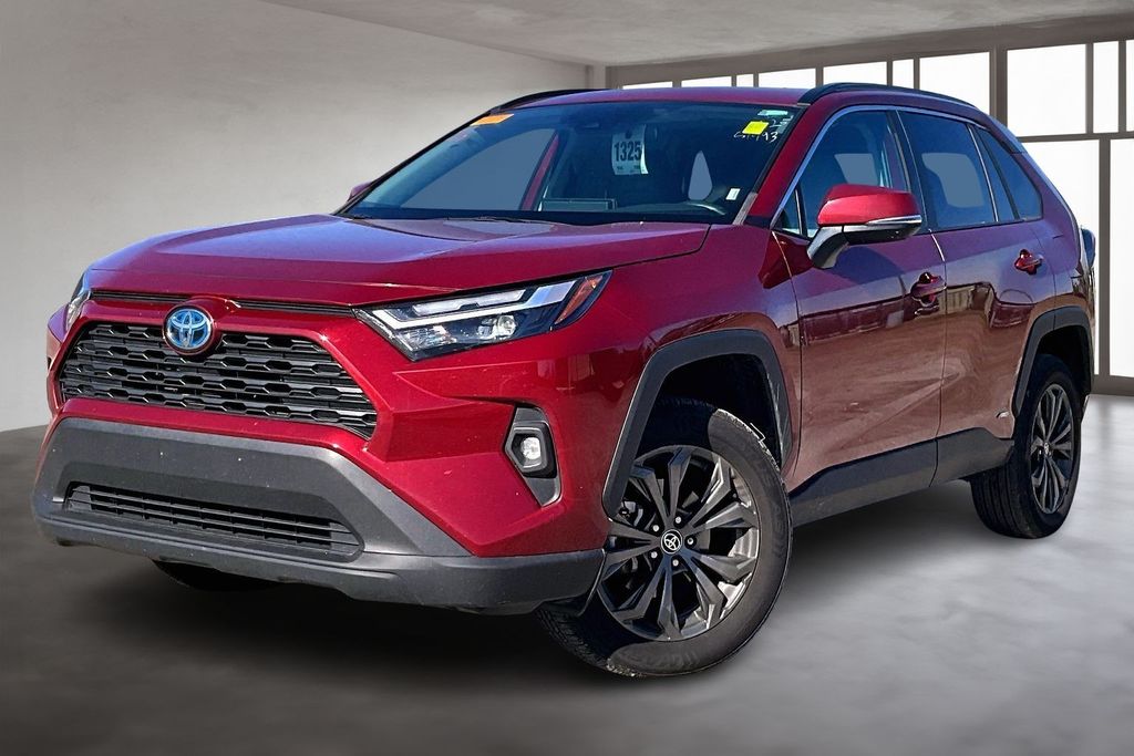 2023 Toyota RAV4 XLE Premium's photo