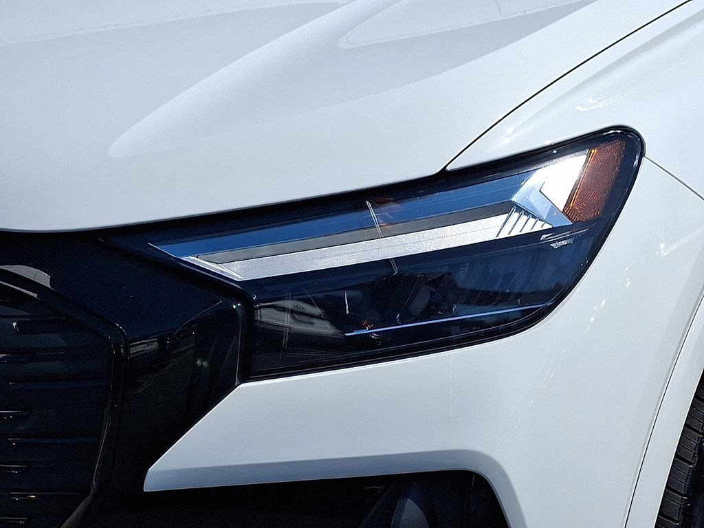 Thumbnail: 2024 Audi Q4 e-tron - 9