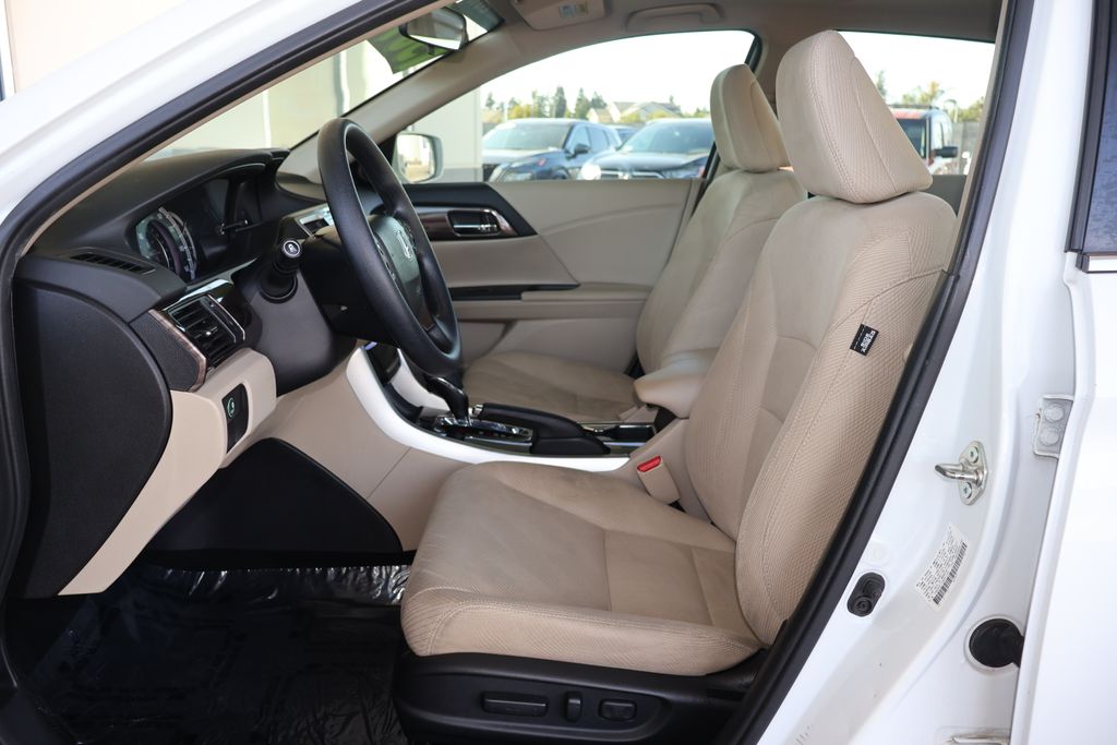 2017 Honda Accord EX 24