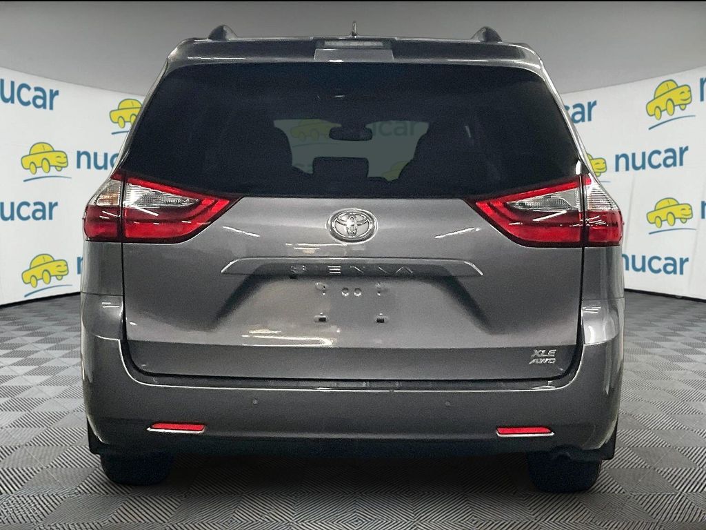2020 Toyota Sienna — photo 5