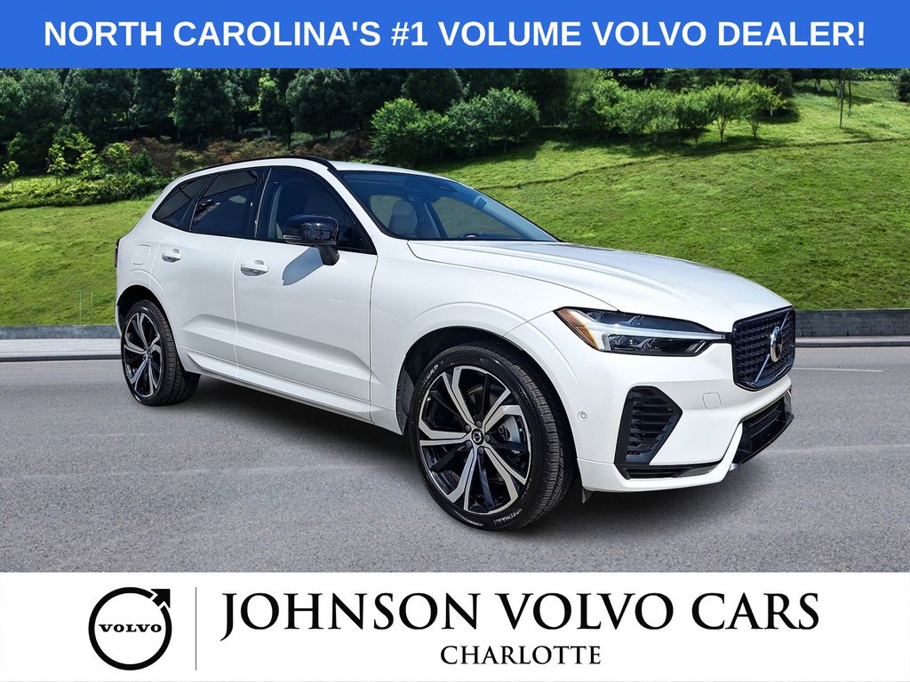 2023 Volvo XC60 Recharge T8 Ultimate Dark Theme eAWD