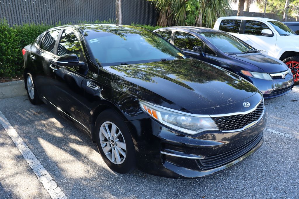 Thumbnail: 2017 Kia Optima - 6