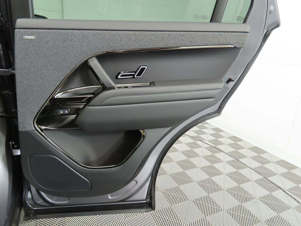 2025 Land Rover Range Rover Sport SE 29