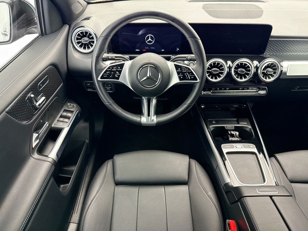 Thumbnail: 2025 Mercedes-Benz GLB - 10