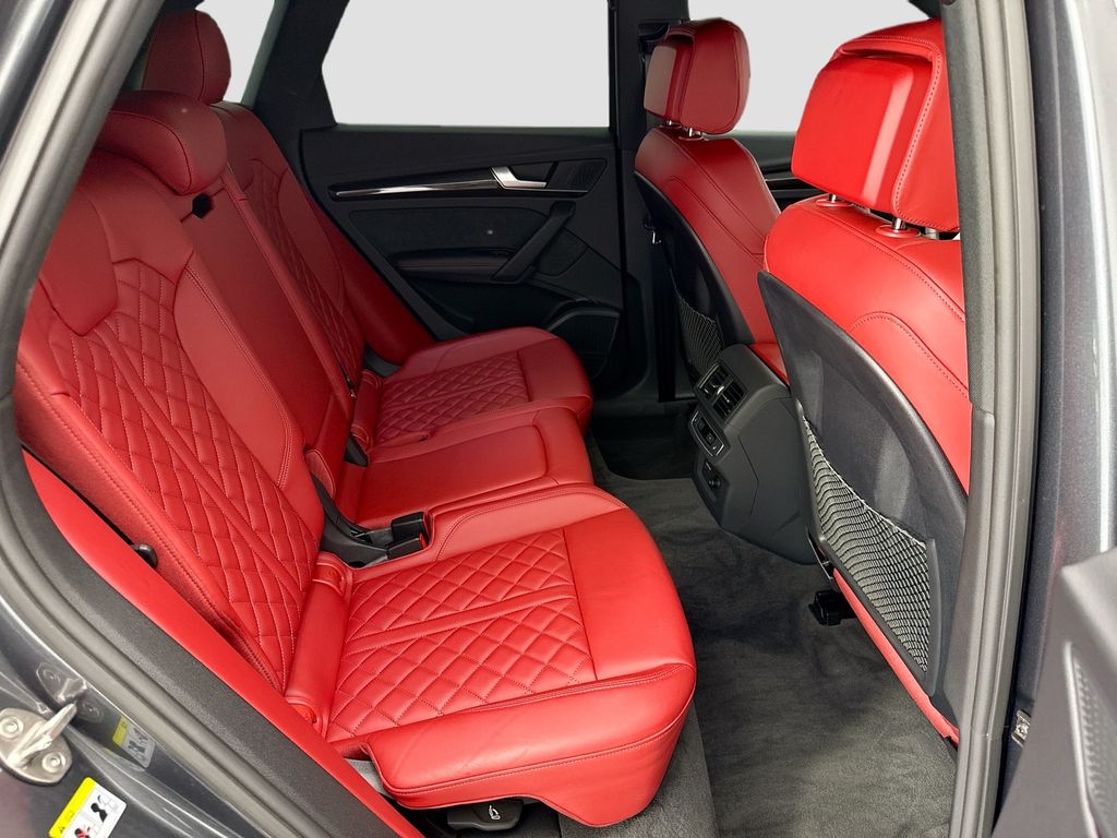 Thumbnail: 2023 Audi SQ5 - 21