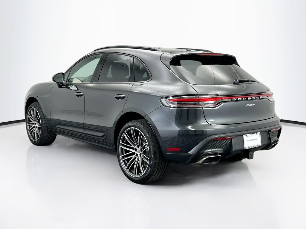 Thumbnail: 2026 Porsche Macan - 3