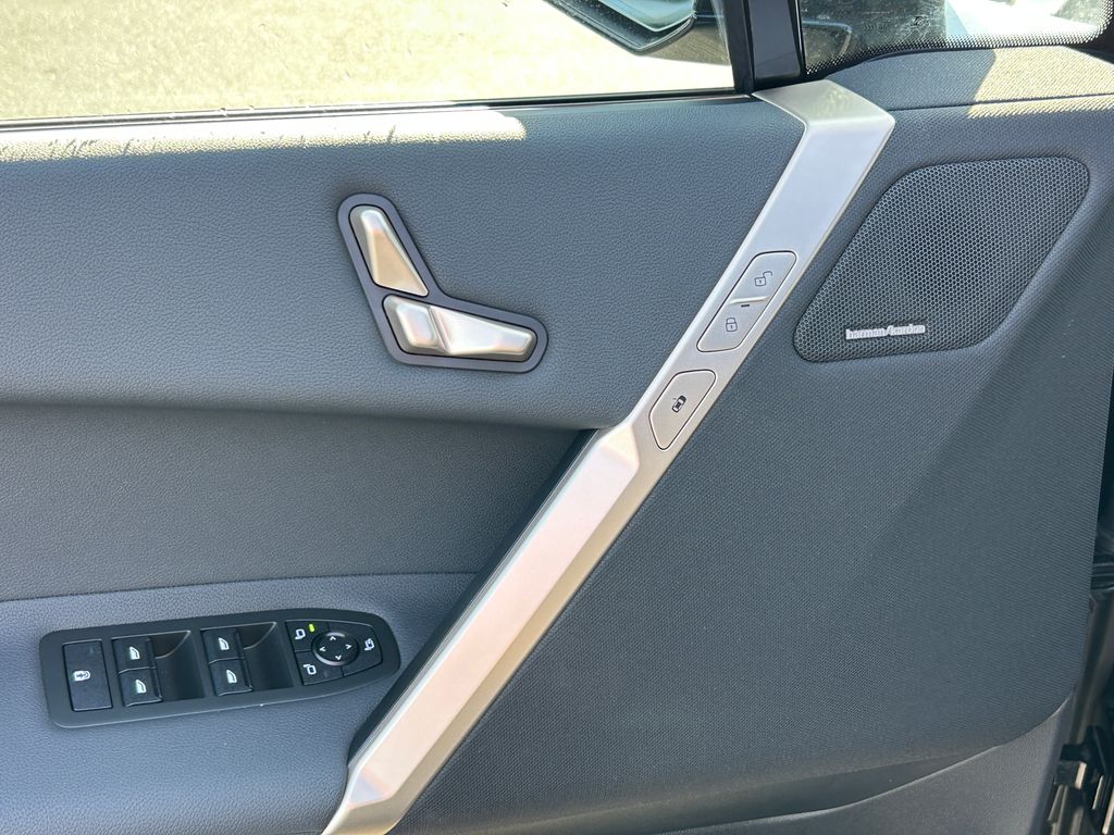 Thumbnail: 2026 BMW iX - 12