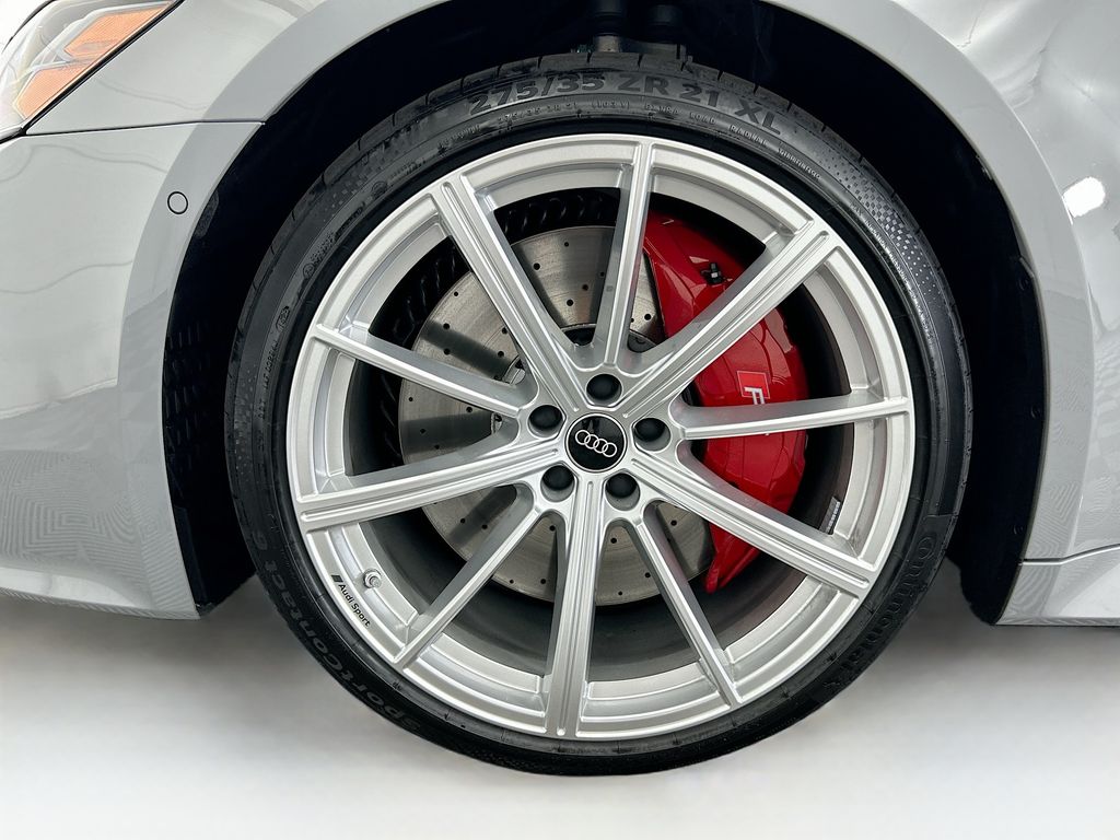 Thumbnail: 2026 Audi RS 6 - 29