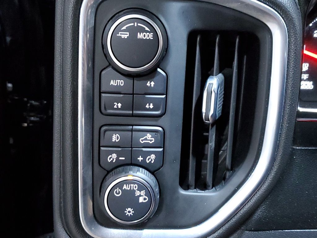 2021 Chevrolet Silverado 1500 RST photo