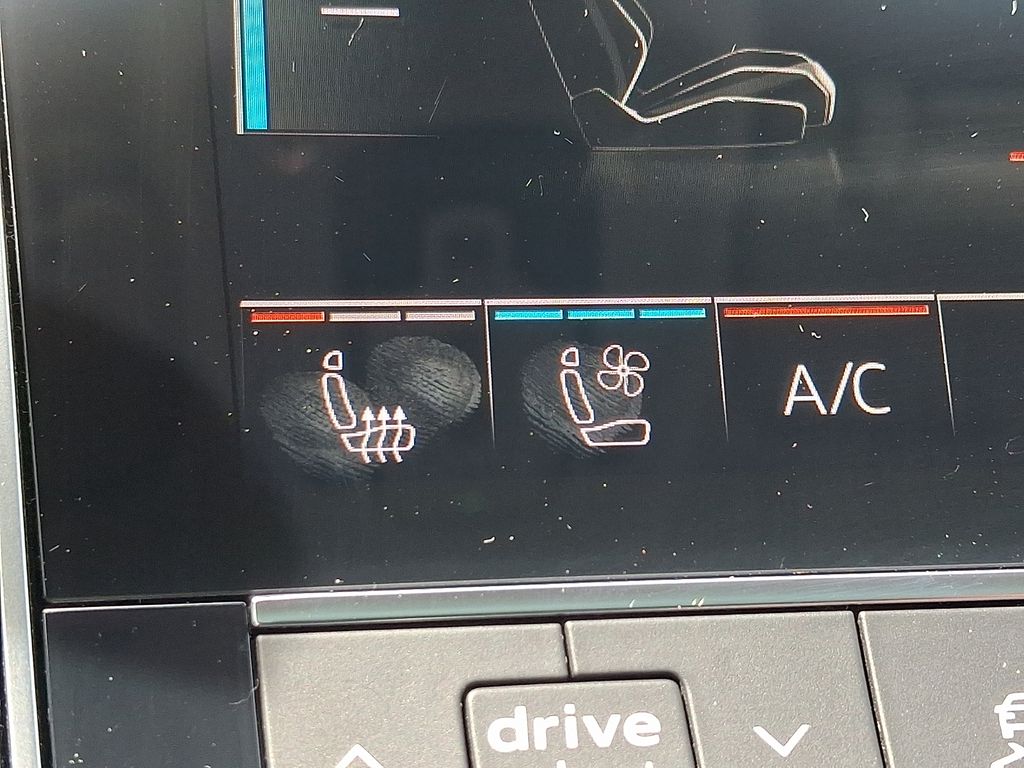 Thumbnail: 2022 Audi Q7 - 26