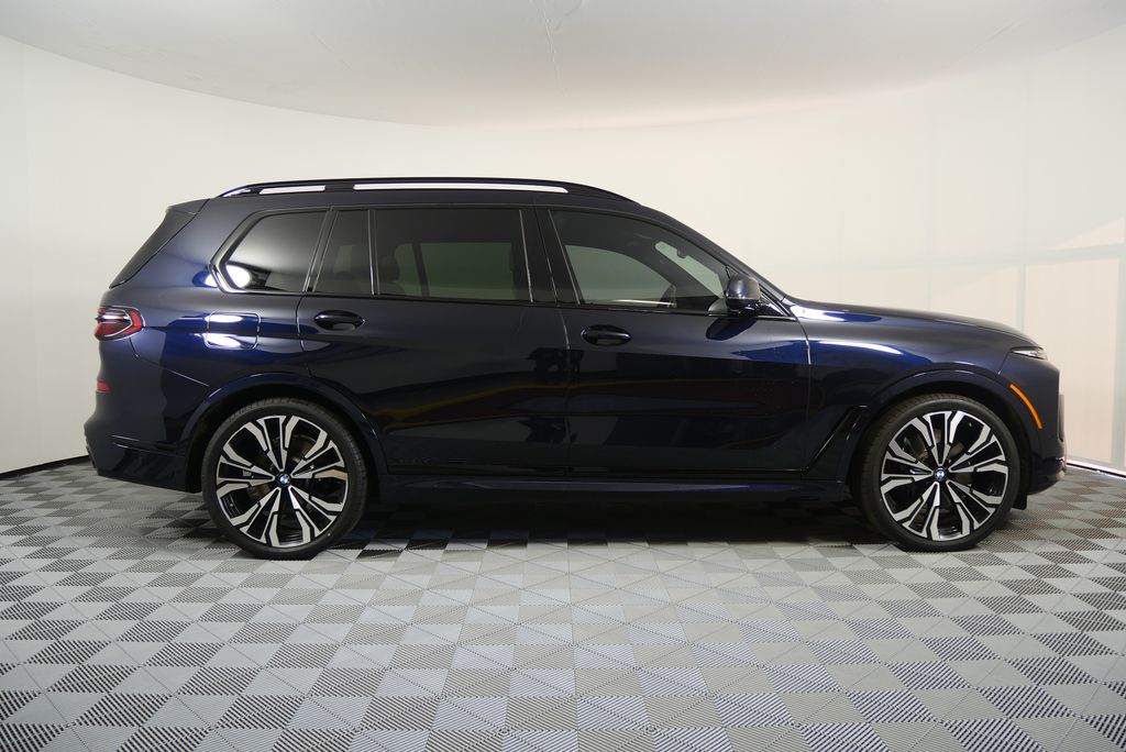 Thumbnail: 2023 BMW X7 - 2