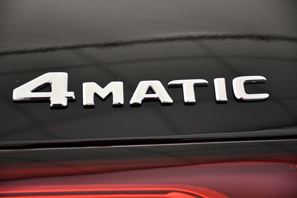 2025 Mercedes-Benz GLC 300 10
