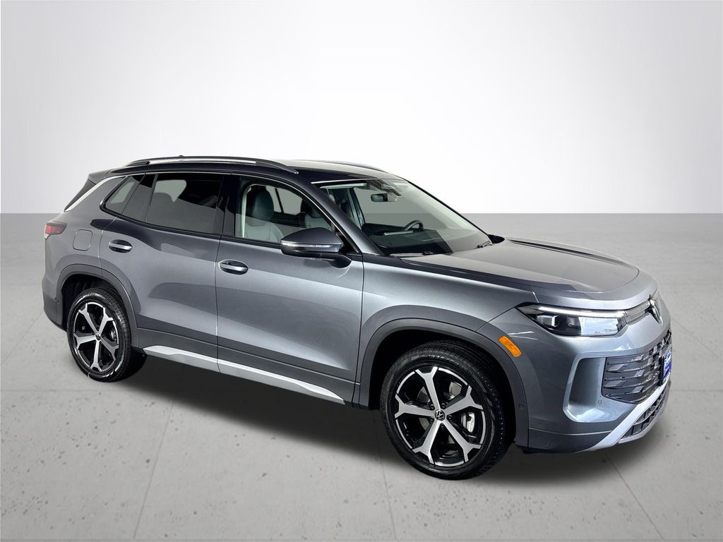 2025 Volkswagen Tiguan SE photo 4