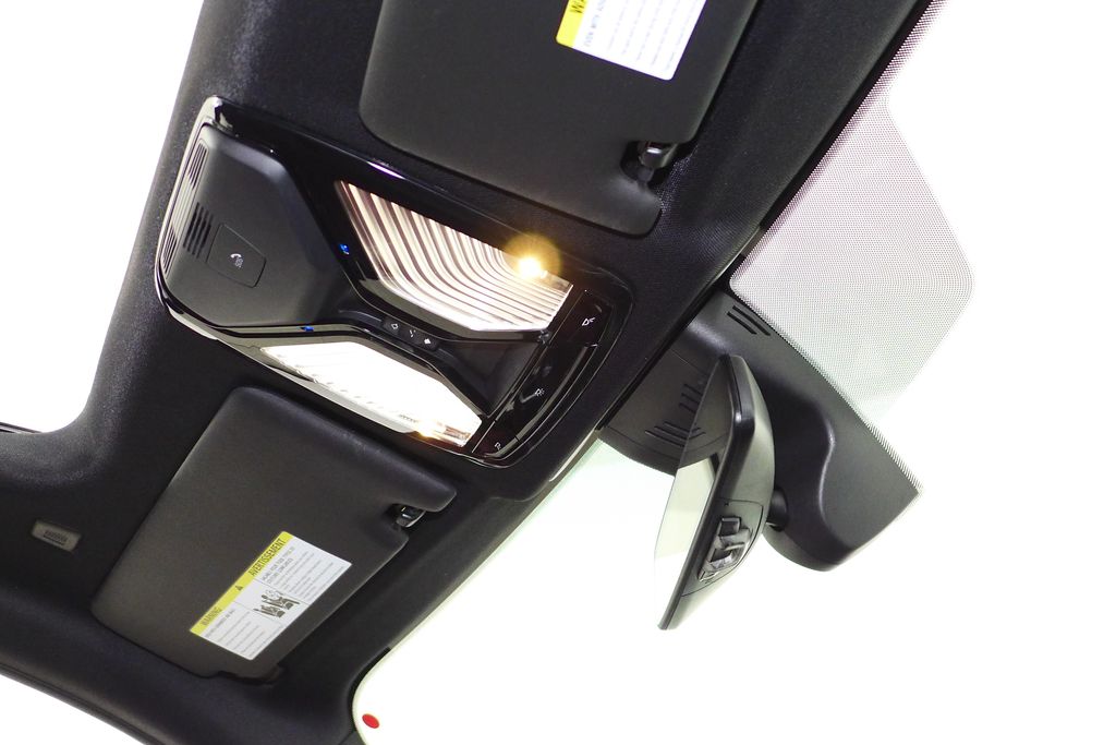 Thumbnail: 2023 BMW i4 - 17