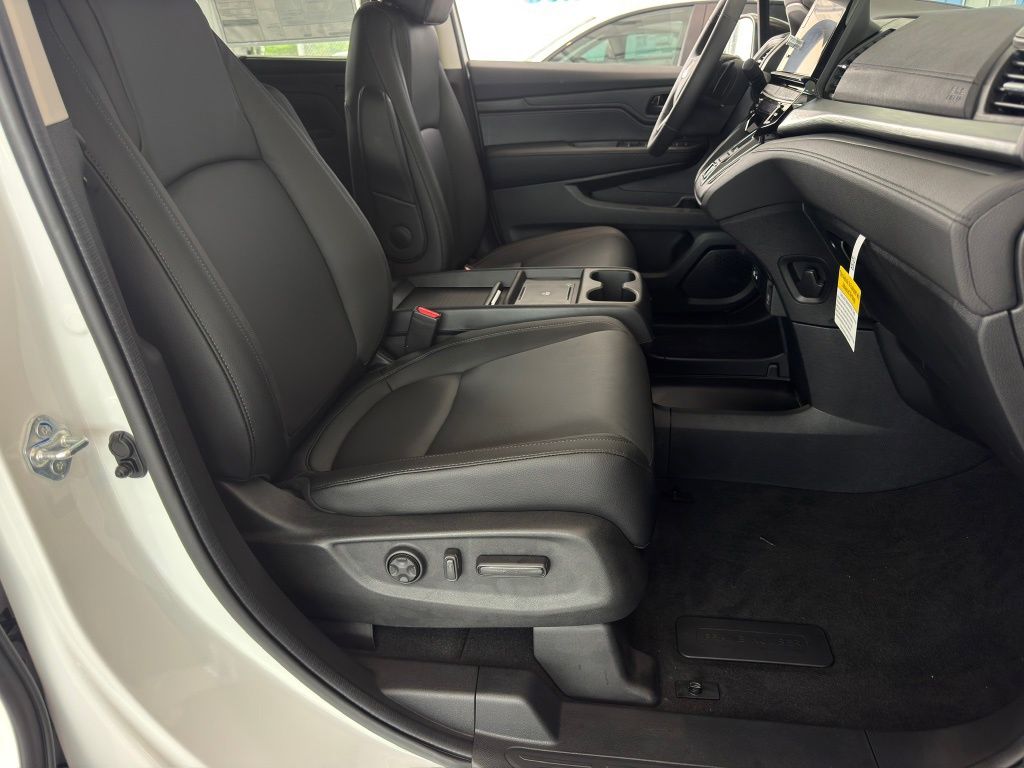 2026 Honda Odyssey EX-L White at Community Honda