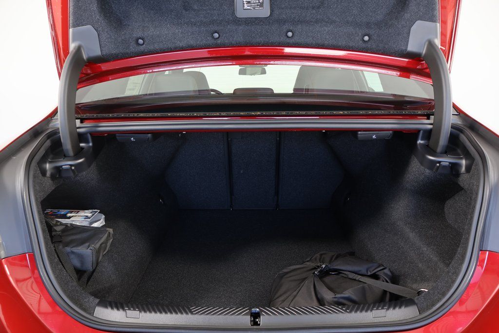 Thumbnail: 2026 BMW M5 - 8